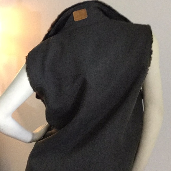 Tommy Hilfiger Vest - Picture 7 of 8